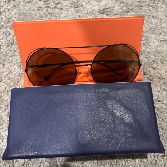 Fendi sunglasses - Picture 4 of 6